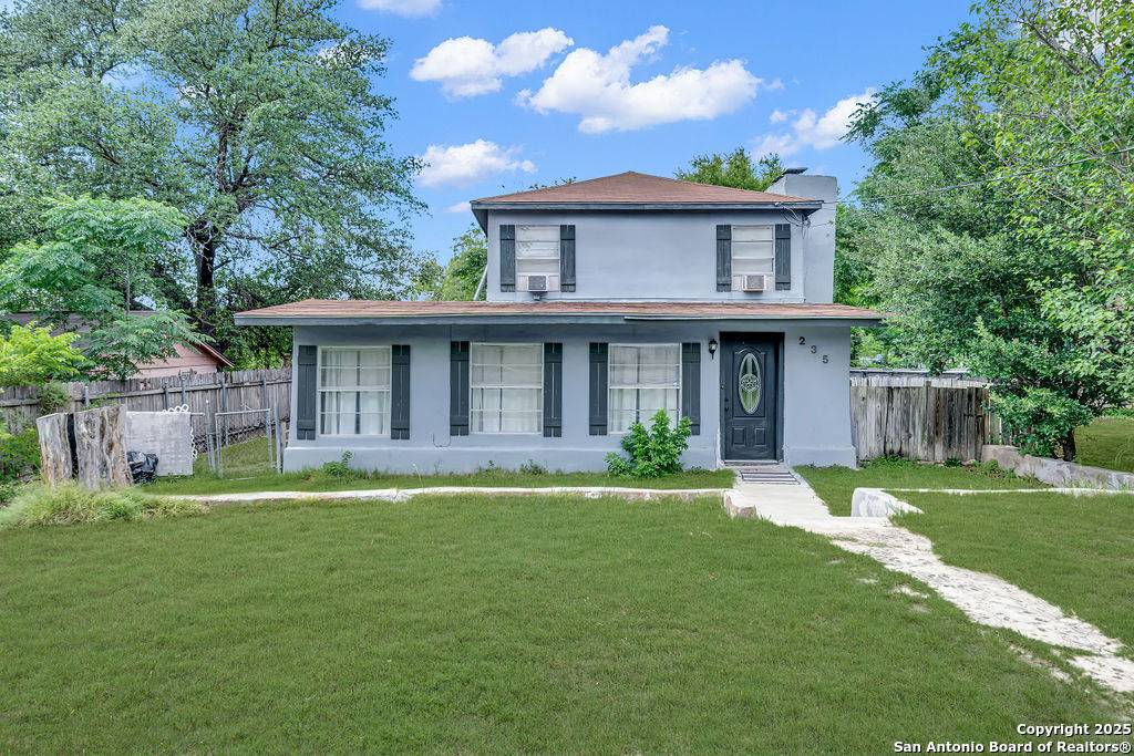 235 Altgelt, San Antonio, TX 78201