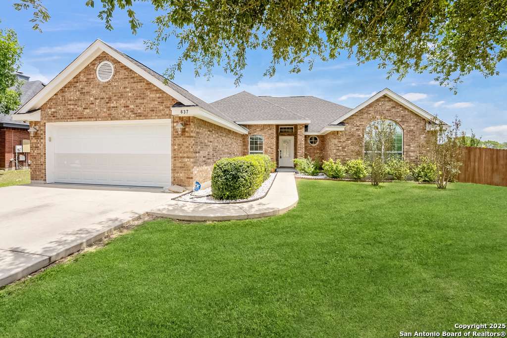Seguin, TX 78155,637 Topaz