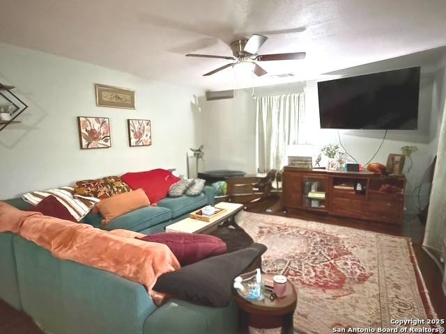 Pleasanton, TX 78064,433 Adams