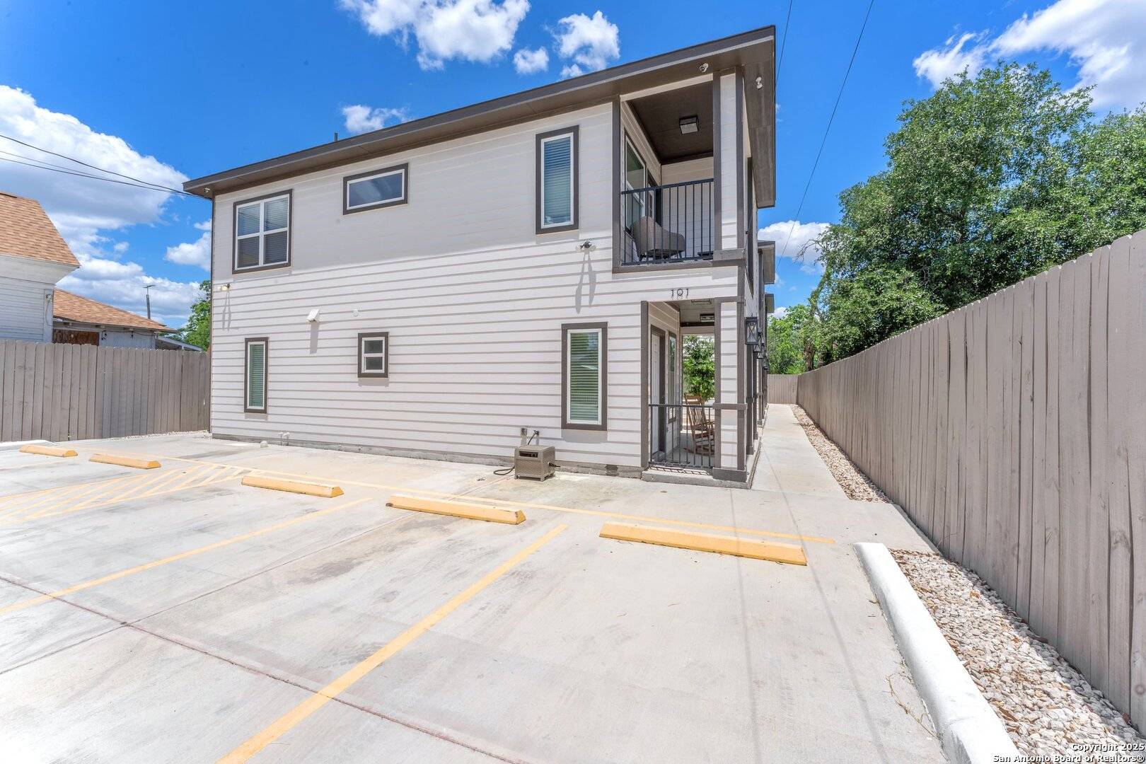 523 Ruiz St, Unit 101 UNIT 101, San Antonio, TX 78207