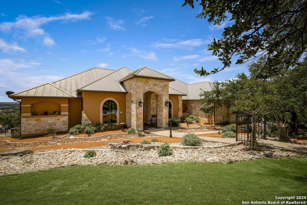 286 Settlers, Comfort, TX 78013