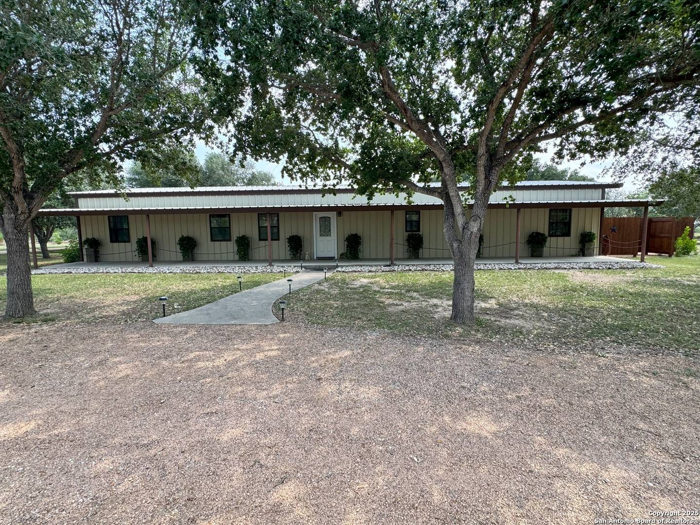 100 Choke Canyon Estates, Three Rivers, TX 78071