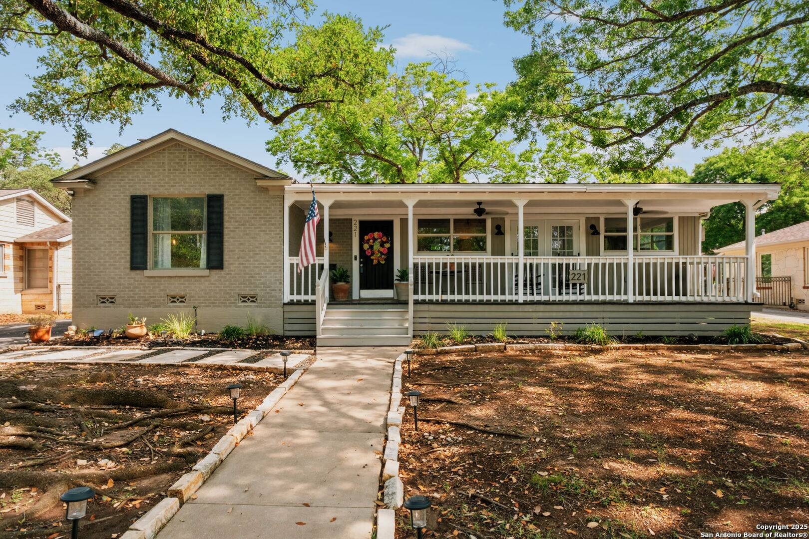 221 Calumet, San Antonio, TX 78209