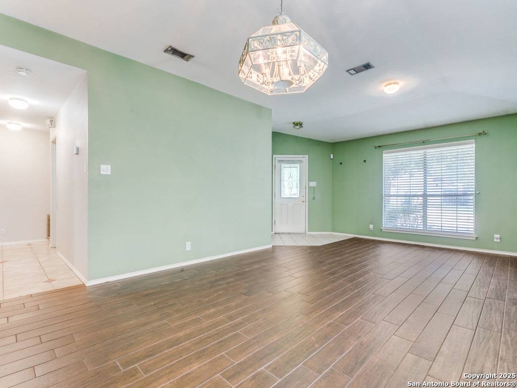 San Antonio, TX 78247,14342 Markham Ln