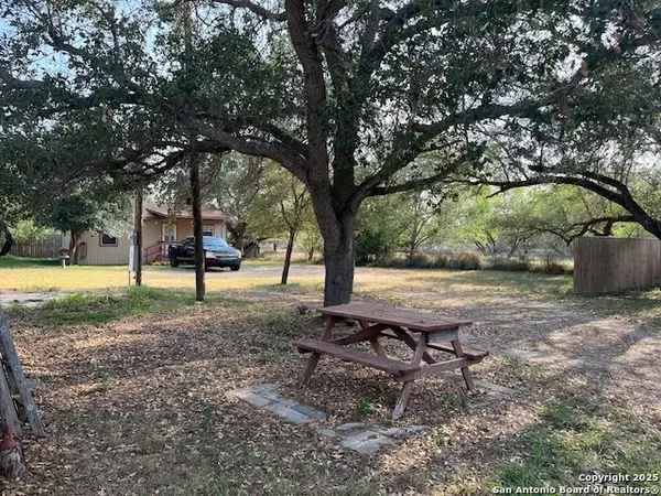 Leming, TX 78050,25 San Antonio Ave