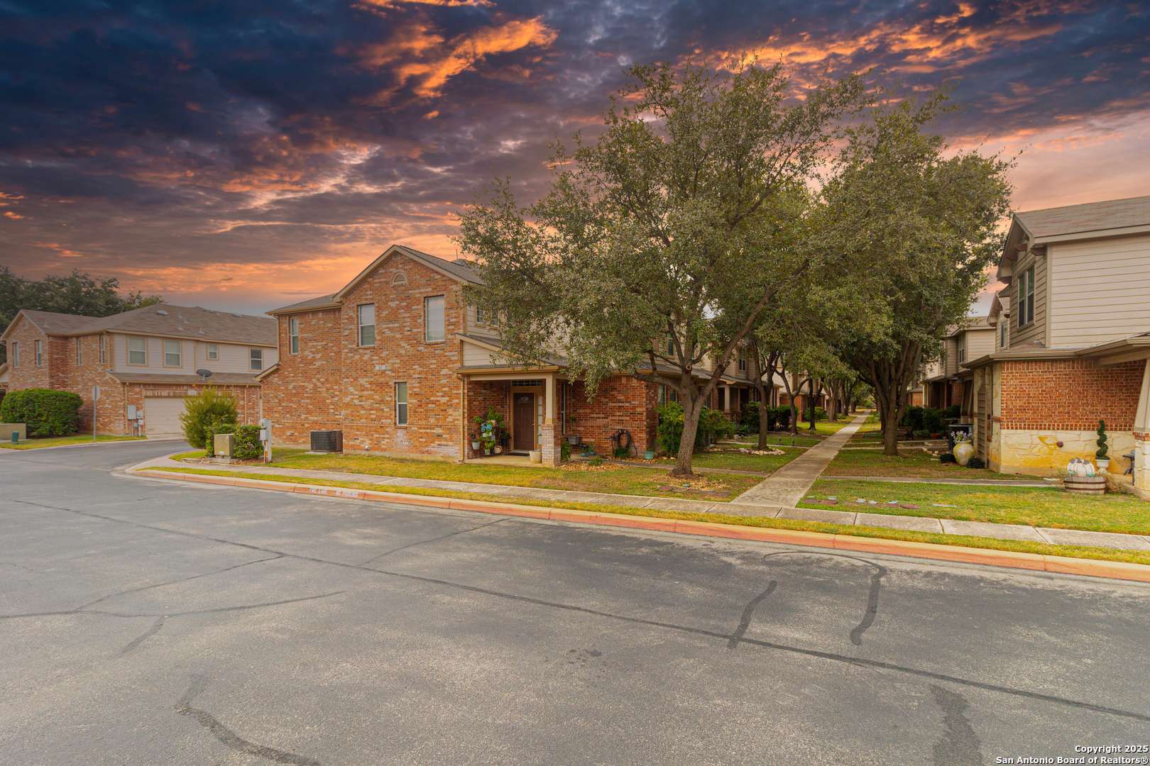 2547 Grayson, San Antonio, TX 78232
