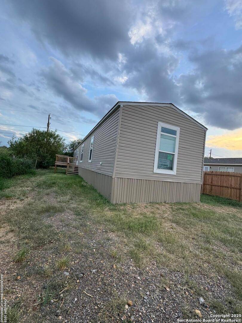 1608 HILDAGO, Cotulla, TX 78014