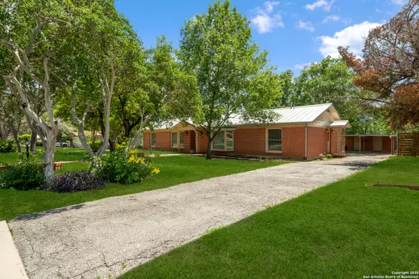 Castle Hills, TX 78213,117 Danube