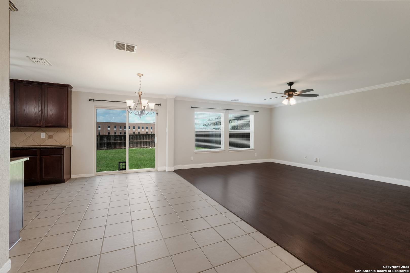 San Antonio, TX 78261,5811 Southern Knoll