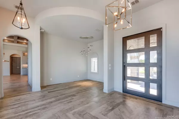 San Antonio, TX 78255,10423 Kendall Canyon