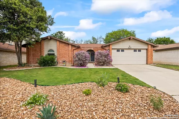 San Antonio, TX 78247,3527 Oakhorne Street