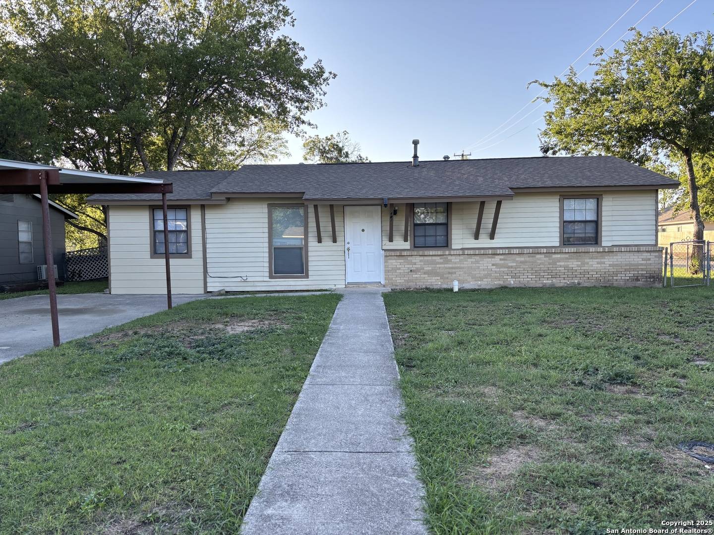 401 LINDBERGH BLVD, Universal City, TX 78148-4327