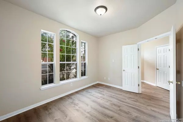 Windcrest, TX 78239,1905 Walter Raleigh