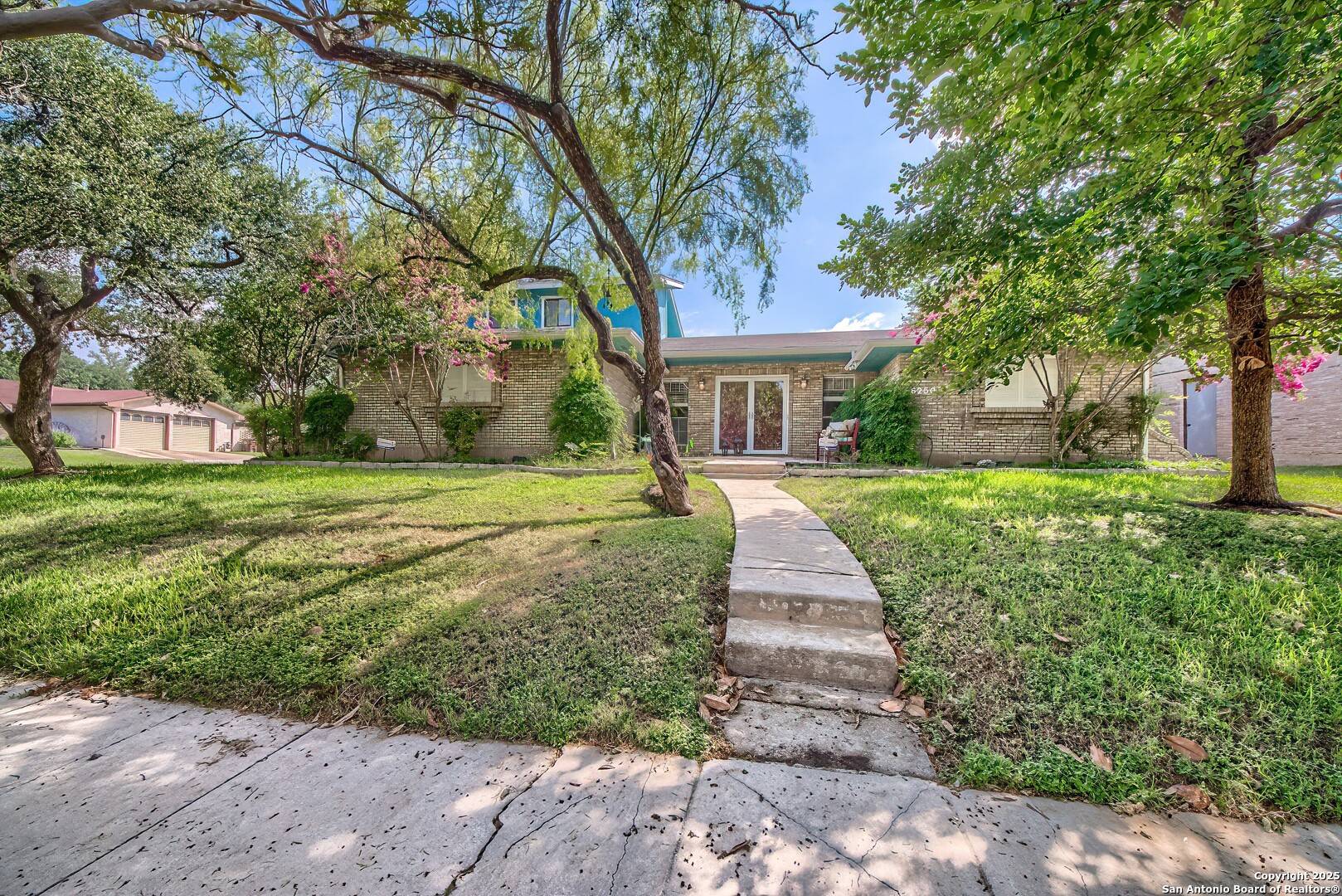 6250 Forest Bnd, San Antonio, TX 78240