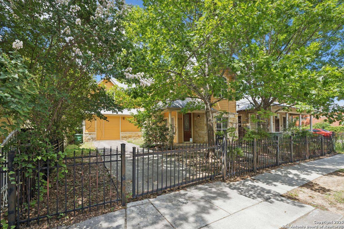 San Antonio, TX 78210,214 Vance St