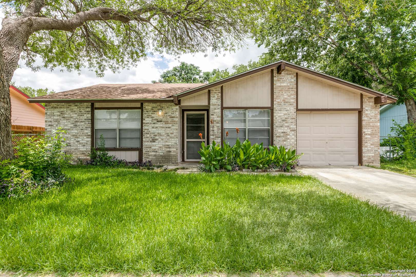 4214 Apple Tree Dr, San Antonio, TX 78222