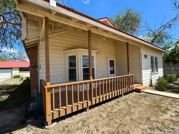 Brackettville, TX 78832,102 Fort