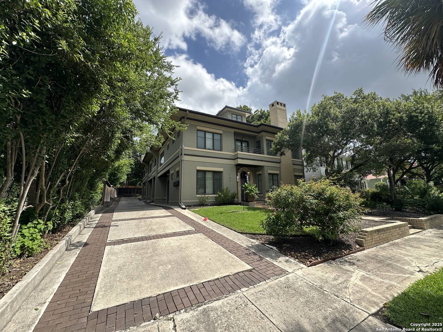 137 Katherine Ct UNIT # B, Alamo Heights, TX 78209