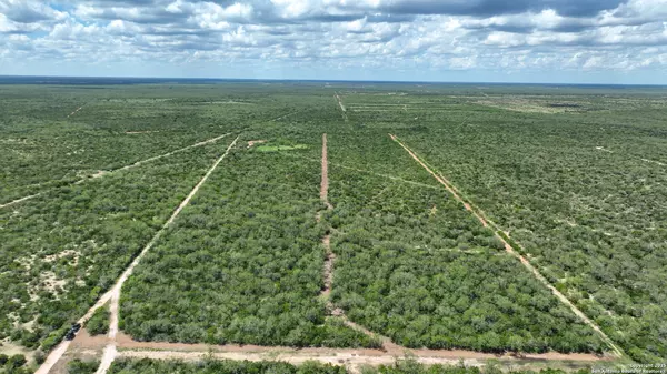 8525 CR 211,  Benavides,  TX 78341