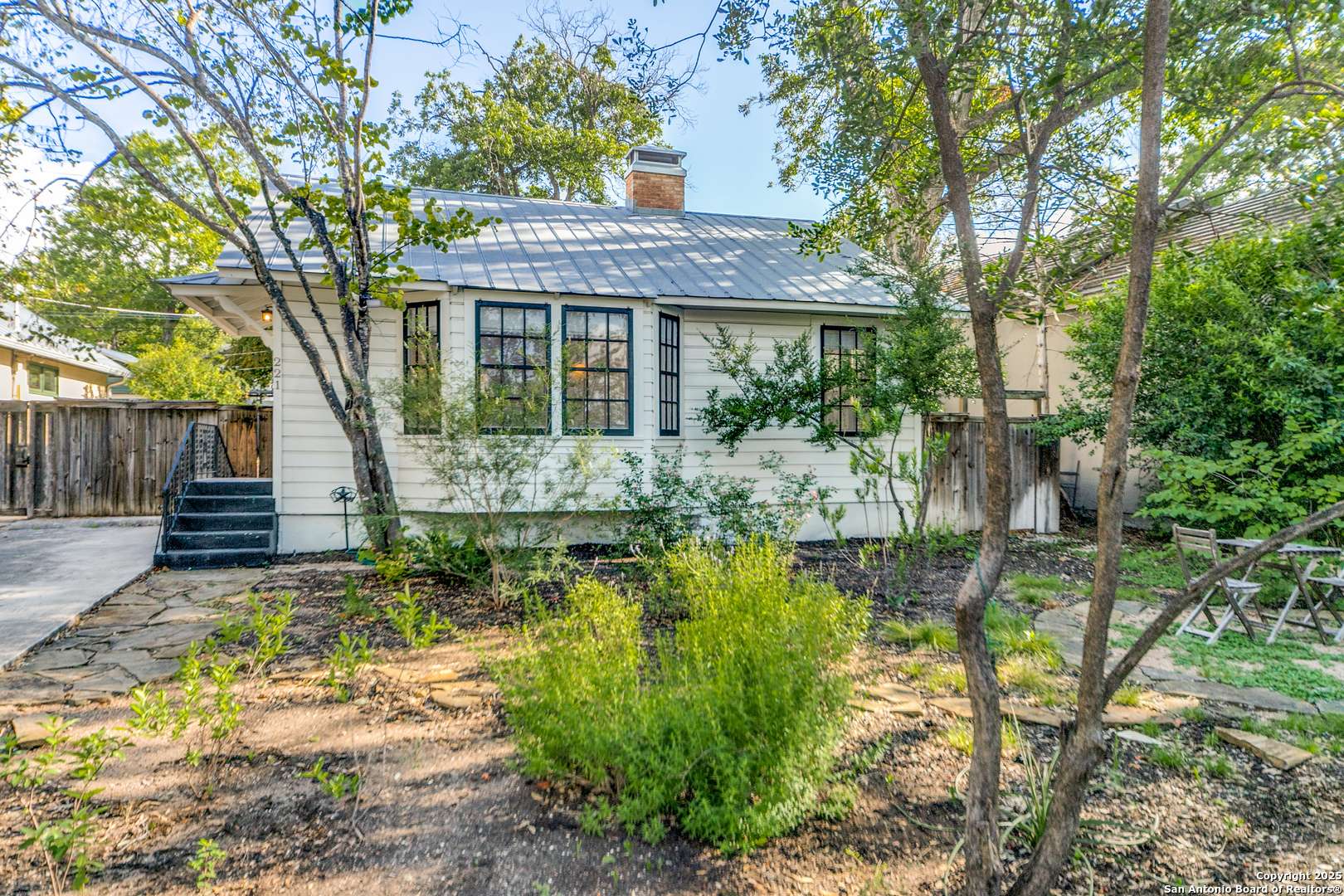 221 redwood, Alamo Heights, TX 78209