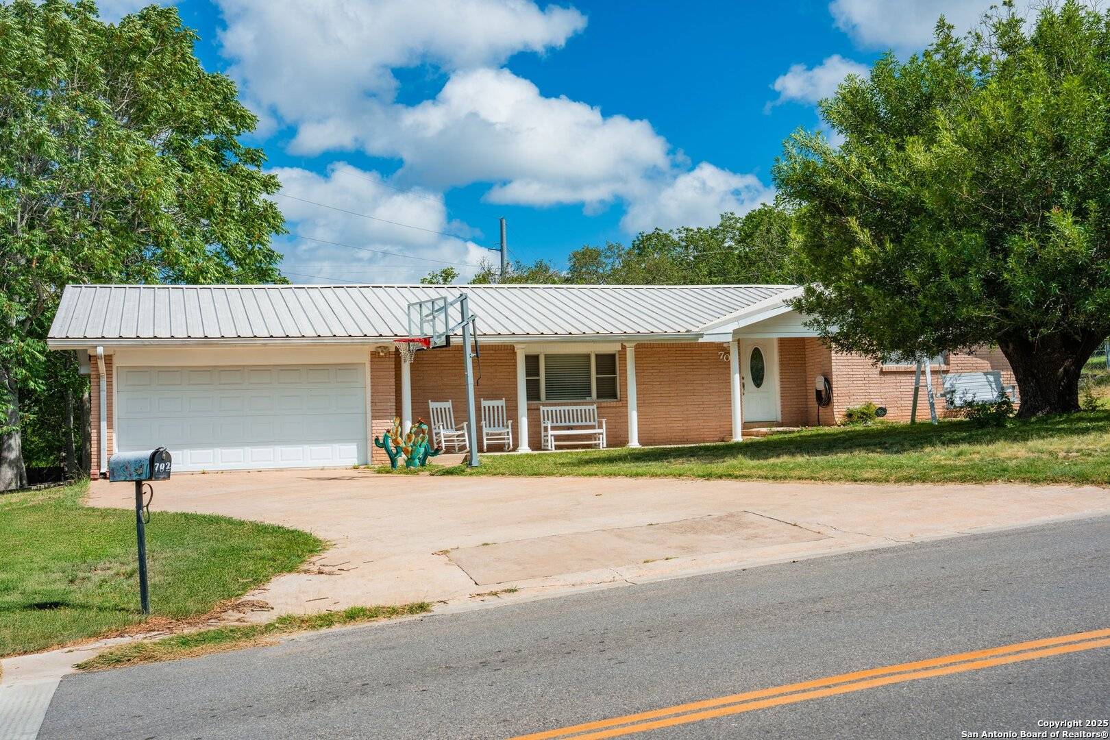 702 Smokey Mountain, Kerrville, TX 78028