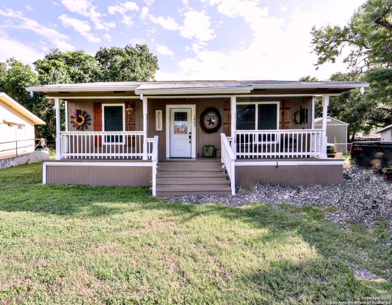 1442 Donald Aaron, San Antonio, TX 78221