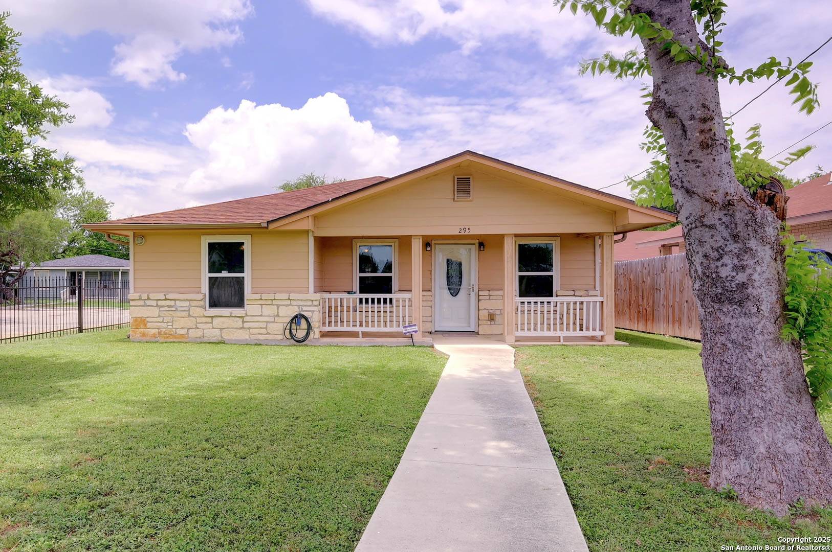 295 Riverdale Drive, San Antonio, TX 78228