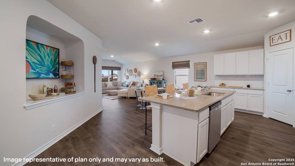 Cibolo, TX 78108,615 Sumpter Banks