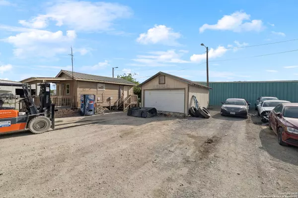 Schertz, TX 78154,100 Pecan