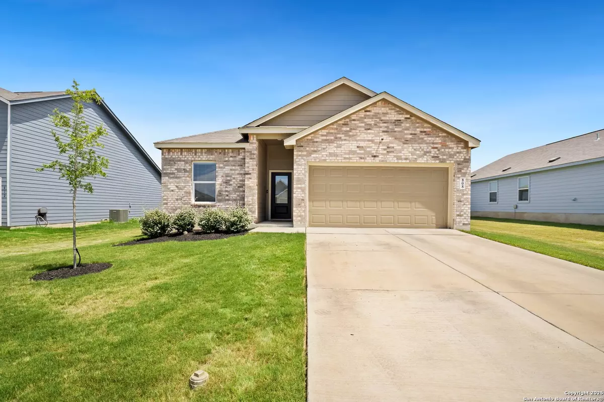 Seguin, TX 78155,808 Riviera Ct