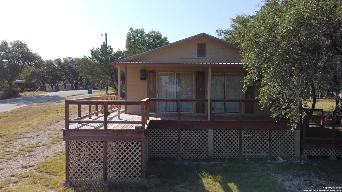 Canyon Lake, TX 78133,173 Water Oak