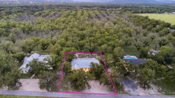Leakey, TX 78873,370 JOHNNY SEIBERT