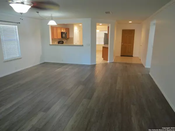 Schertz, TX 78154,1353 Tractor