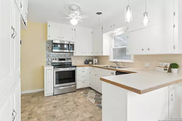 Blanco, TX 78606,1221 mesquite