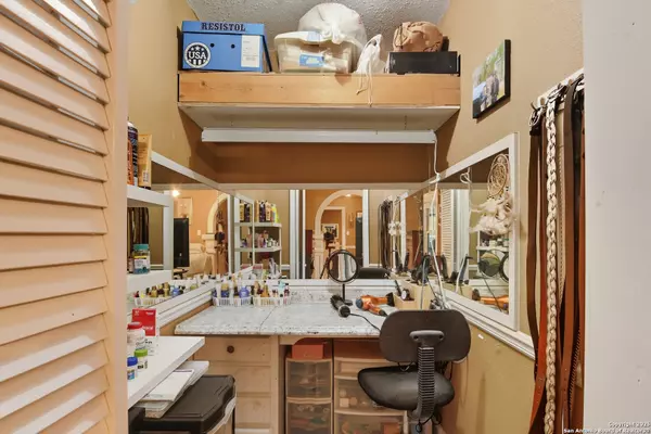 Crystal City, TX 78839,705 Starr