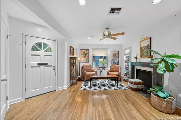 Alamo Heights, TX 78209,401 Corona