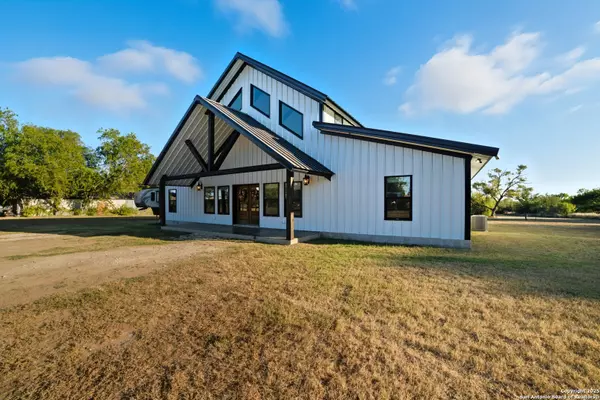 Atascosa, TX 78002,11103 Jarratt