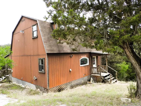 Lakehills, TX 78063,213 Oak Cliff