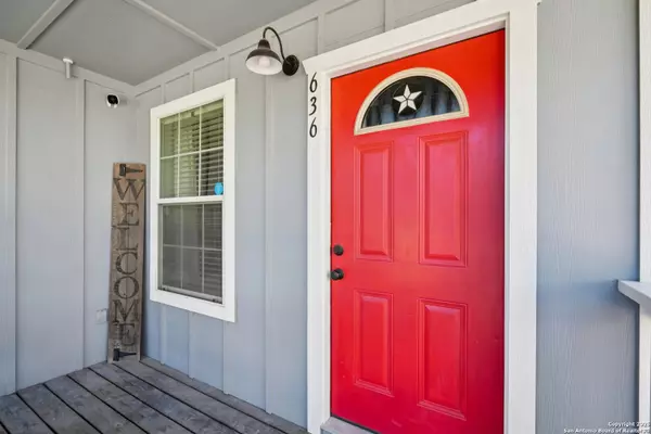 Bandera, TX 78003,636 Skyline Dr