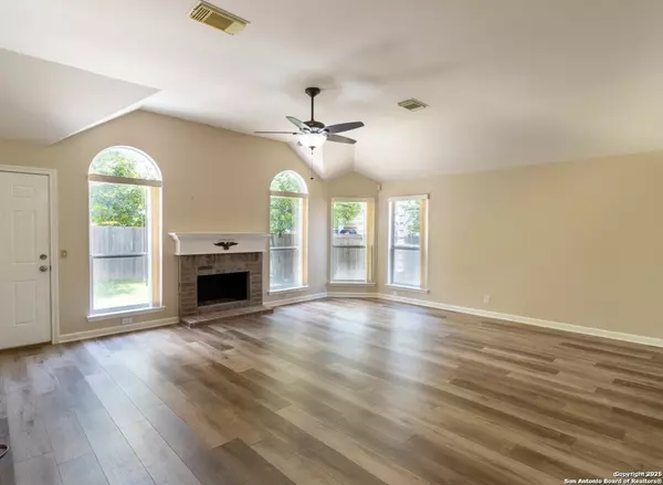 Schertz, TX 78154,716 Broadleaf