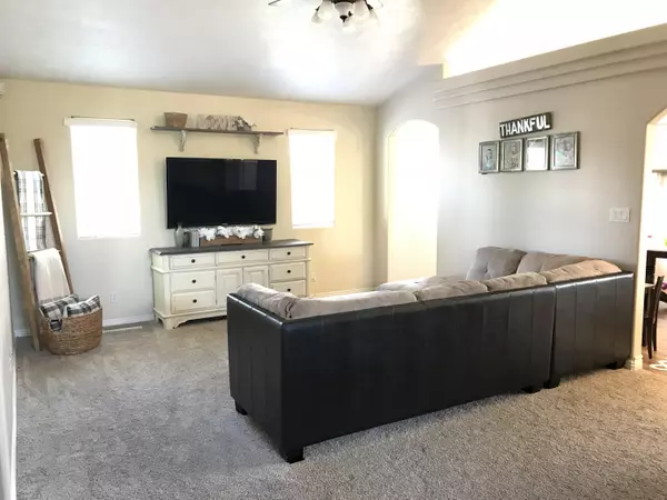 Santa Clara, UT 84765,785 Country LN