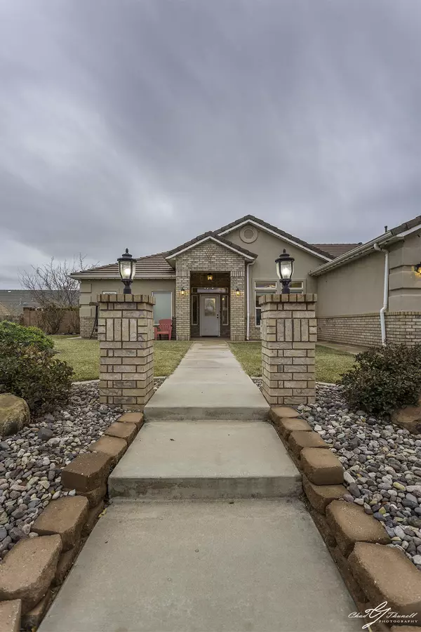 Santa Clara, UT 84765,3487 Sagebrush DR