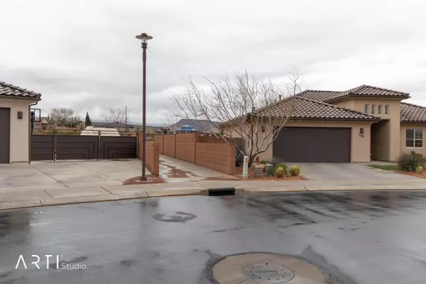 Ivins, UT 84738,313 E Desert Gardens LN