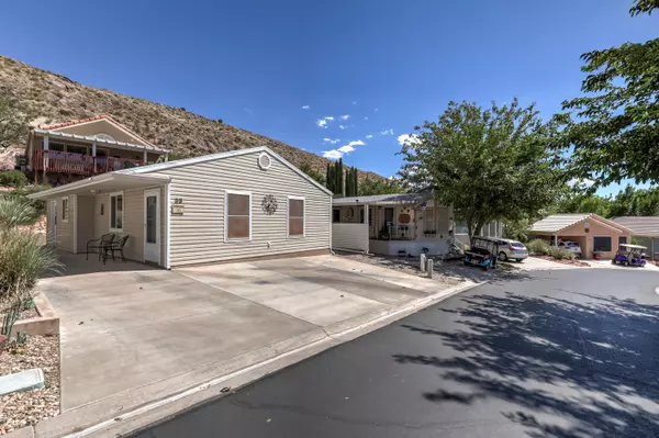 Hurricane, UT 84737,33 Redbluff DR