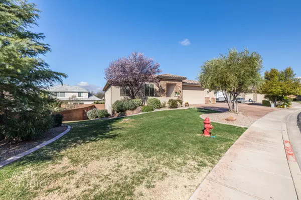 Santa Clara, UT 84765,793 Country LN