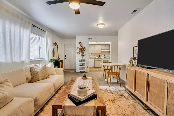 West Jordan, UT 84084,1829 W 7600 S #G303