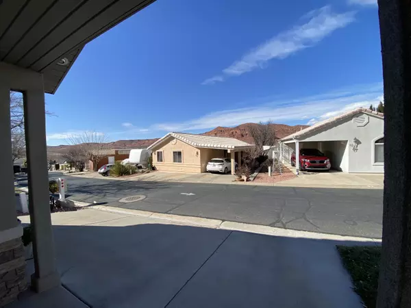 Hurricane, UT 84737,42 Redbluff DR