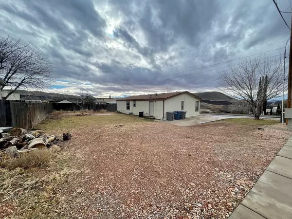 La Verkin, UT 84745,15 S 560 W