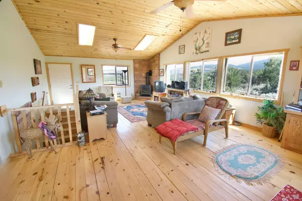 Teasdale, UT 84773,564 N 810 W