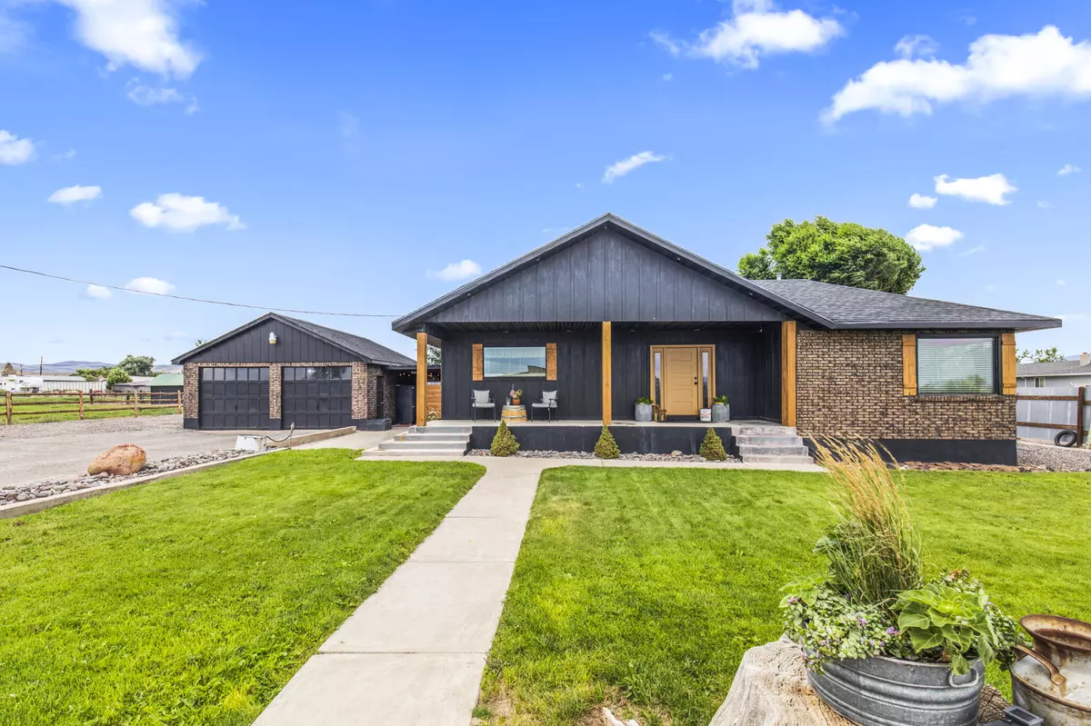 Loa, UT 84747,81 E Center ST